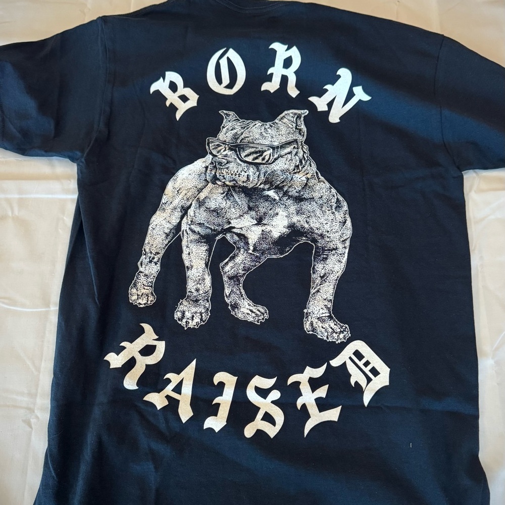 BORN X RAISED OG Bulldog Graphic T Brand New. Navy.